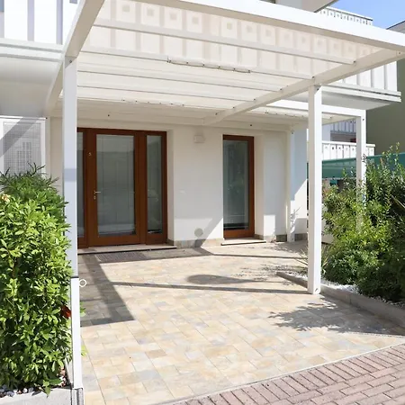Апартаменты Diana Est- Gemini Бибионе